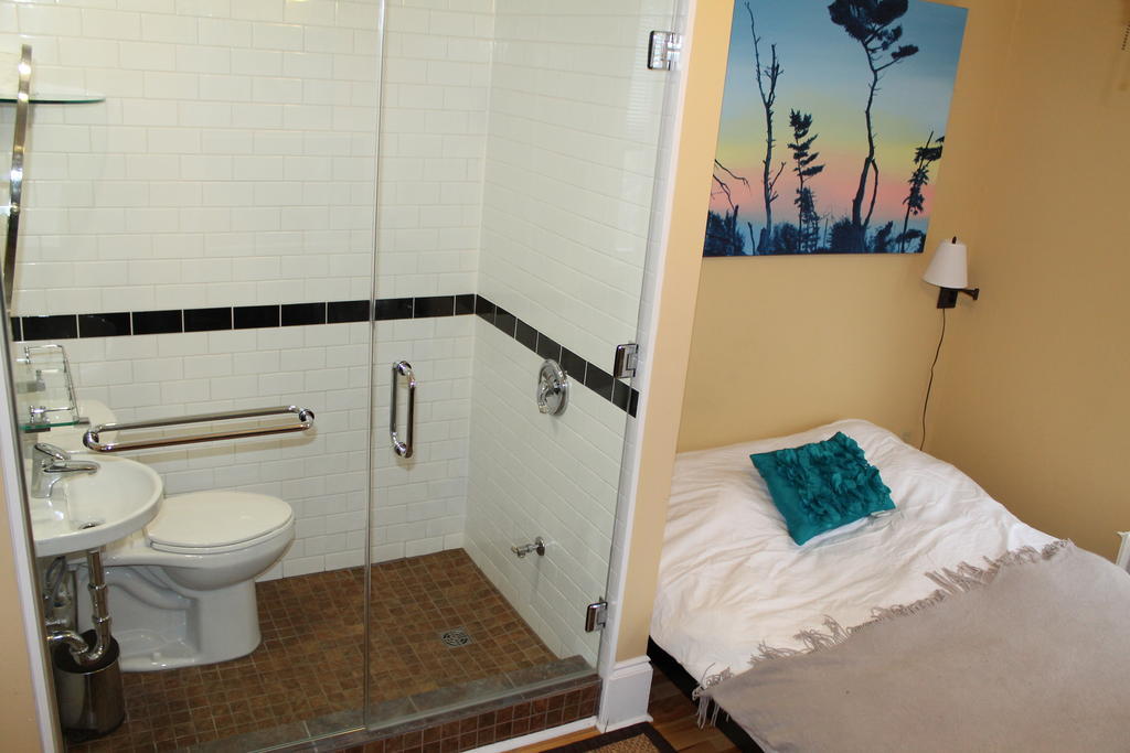 The Novel Stay Halifax Chambre photo